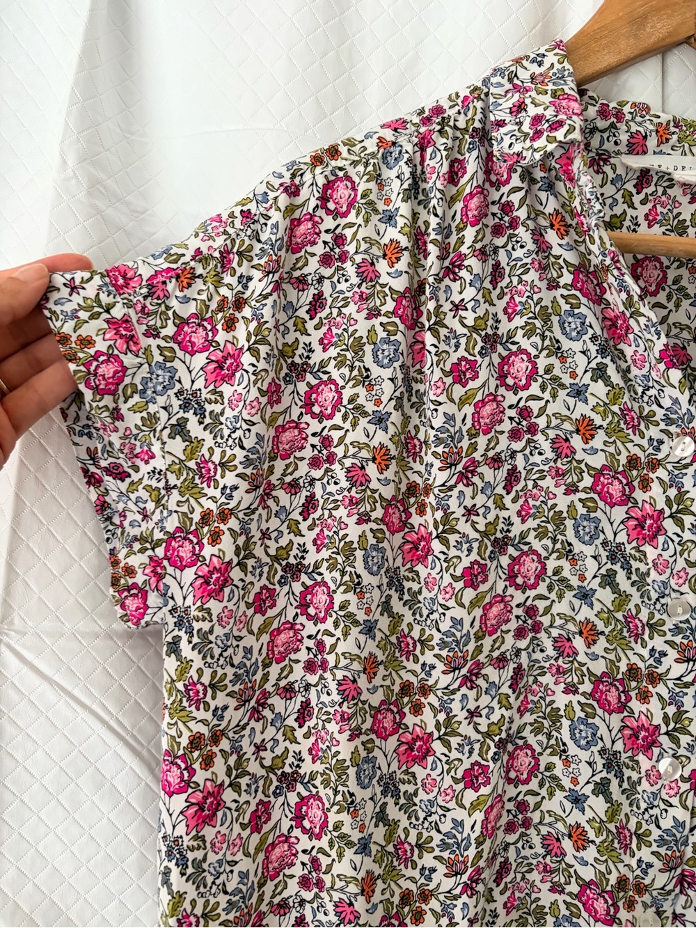 Jane and Delancey Pink Multi Floral Button-Front Short Sleeve Shirt - Picture 5 of 8